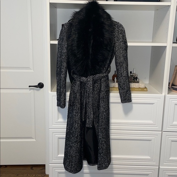 New Look Herringbone Faux Fur Trim Belted Coat - Picture 2 of 12